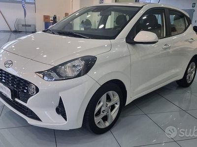 Usata Hyundai i10 67 CV (49 kW) 2023 Bianco Utilitaria
