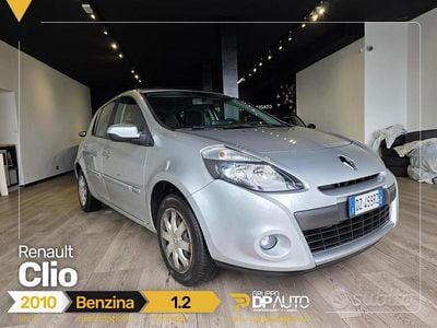 Nero Usata 2010 Renault Clio II Dynamique Berlina | 4500 € (Buon prezzo)