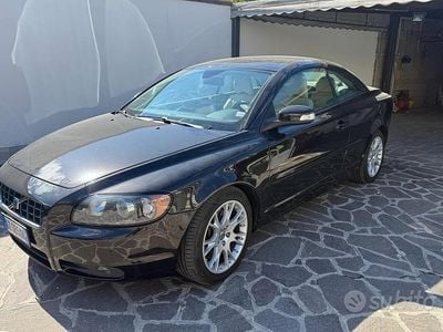 Usata Volvo C70 136 CV (100 kW) 2009 Nero Cabrio
