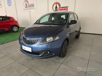Usata Lancia Ypsilon Gold 69 CV (50 kW) 2023 Blu Utilitaria
