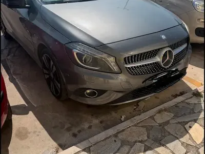 Usata Mercedes A180 109 CV (80 kW) 2015 Grigio Utilitaria
