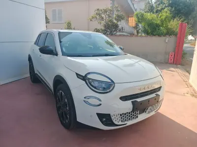 Usata Fiat 600 La Prima 100 CV (73 kW) 2025 Bianco SUV