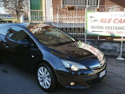 Usata Opel Astra GTC Cosmo 131 CV (96 kW) 2012 Berlina