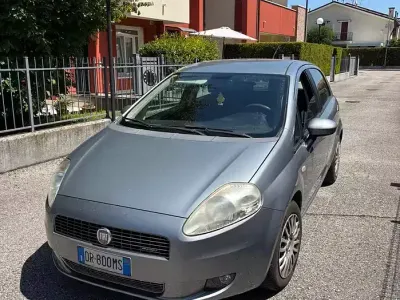 Usata Fiat Grande Punto 75 CV (55 kW) 2008 Grigio Utilitaria