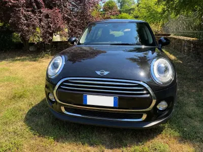 Usata Mini Cooper D Hype 116 CV (85 kW) 2018 Nero Utilitaria