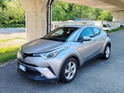 Usata Toyota C-HR Business Edition 98 CV (72 kW) 2018 Grigio metallizzato SUV