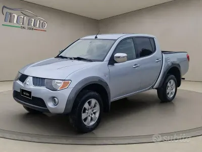 Usata Mitsubishi L200 Invite 136 CV (100 kW) 2007 Grigio Pick-up