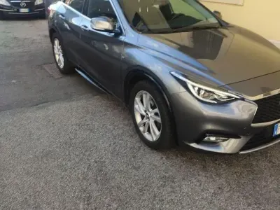 Usata Infiniti Q30 109 CV (80 kW) 2019 Grigio Berlina
