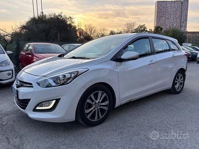Usata Hyundai i30 Comfort 110 CV (80 kW) 2013 Bianco Station wagon