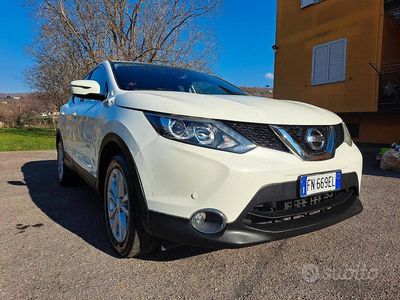 Bianco Usata 2015 Nissan Qashqai SUV | 7899 € (Buon prezzo)
