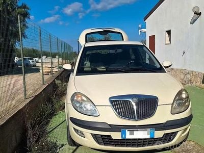 Usata Lancia Ypsilon 70 CV (51 kW) 2005 Marrone Utilitaria