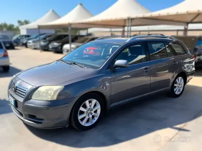 Usata Toyota Avensis 116 CV (85 kW) 2006 Grigio Station wagon