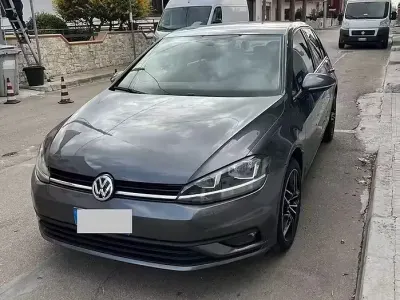 Usata VW Golf VII 110 CV (80 kW) 2018 Berlina