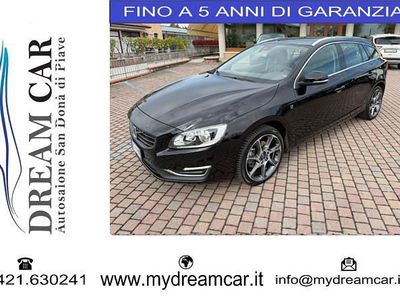 Usata Volvo V60 Ocean Race 204 CV (150 kW) 2016 Nero Station wagon