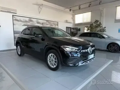 Usata Mercedes GLA200 Business 150 CV (110 kW) 2023 Nero SUV