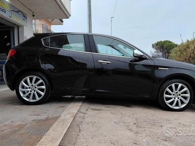 Usata Alfa Romeo Giulietta Exclusive 105 CV (77 kW) 2014 Nero Berlina