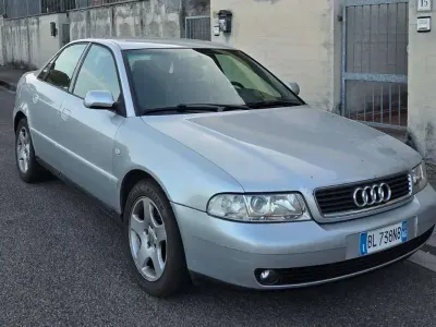Usata Audi A4 Ambiente 116 CV (85 kW) 2000 Argento