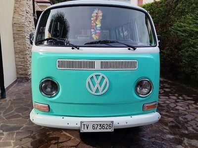 Begagnad VW T2 50 HK (36 kW) 1970 Grön Van