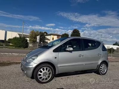 Usata Mercedes A160 Elegance 102 CV (75 kW) 2004 Grigio Utilitaria