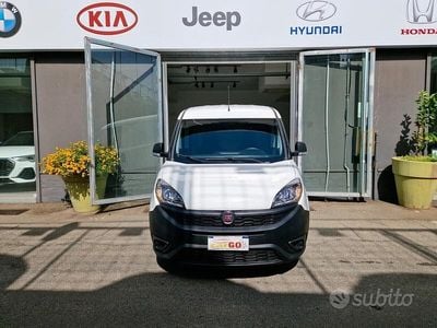 Usata Fiat Doblò S 120 CV (88 kW) 2021 Bianco Monovolume