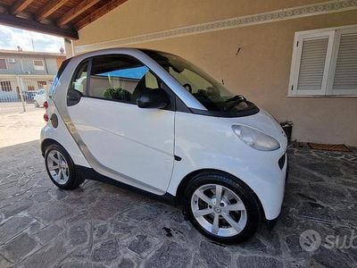 Begagnad Smart ForTwo Coupé Passion 71 HK (52 kW) 2008 Vit Sportkupé
