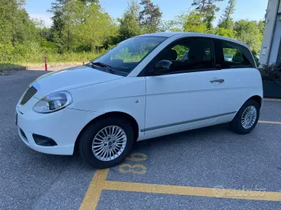 Usata Lancia Ypsilon 69 CV (50 kW) 2011 Bianco Utilitaria