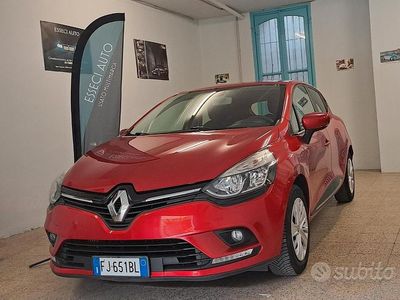 Usado Renault Clio IV 90 CV (66 kW) 2017 Rojo Berlina