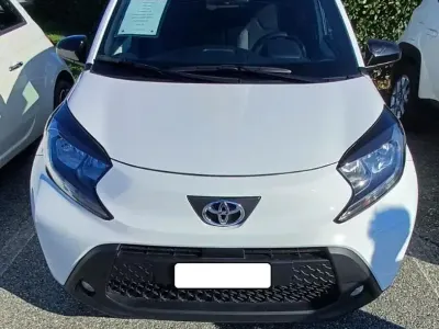 Usata Toyota Aygo X 72 CV (52 kW) 2024 Bianco SUV