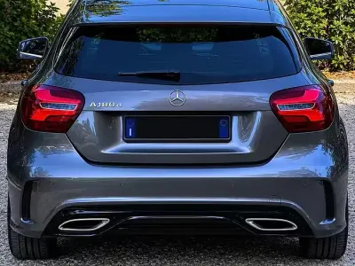 Usata Mercedes A180 109 CV (80 kW) 2017 Grigio Berlina