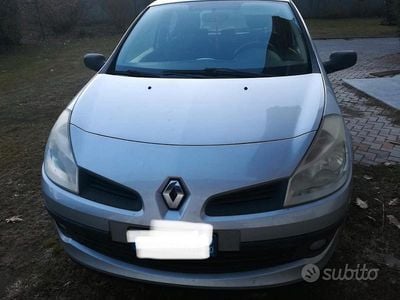 Usata Renault Clio II 75 CV (55 kW) 2008 Grigio Utilitaria