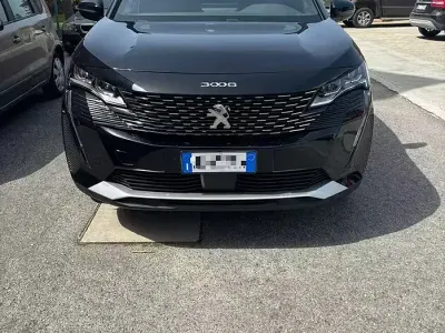 Usata Peugeot 3008 131 CV (96 kW) 2024 Nero SUV