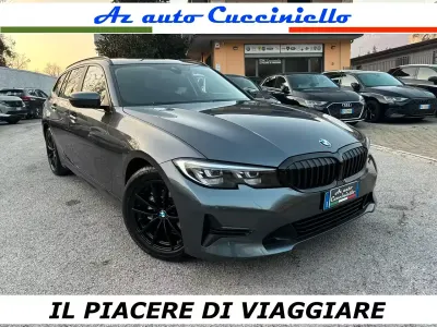 Usata BMW 316 Sport Line 122 CV (89 kW) 2022 Grigio Station wagon