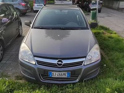 Usata Opel Astra 2007 Grigio Berlina