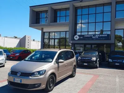 Usata VW Touran Comfortline 105 CV (77 kW) 2012 Marrone Monovolume