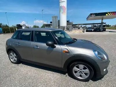 Usata Mini ONE 95 CV (69 kW) 2018 Grigio Utilitaria