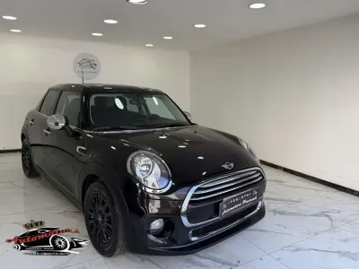 Usata Mini Cooper D 116 CV (85 kW) 2015 Nero Utilitaria