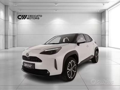 Usata Toyota Yaris Cross Lounge 116 CV (85 kW) 2022 Bianco SUV