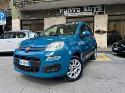 Usata Fiat Panda Lounge 80 CV (58 kW) 2013 Blu Utilitaria