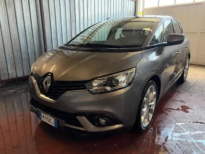 Usata Renault Scénic IV Zen 110 CV (80 kW) 2018 Grigio Monovolume