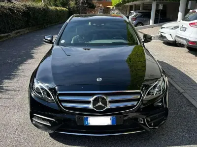 Usata Mercedes E220 AMG line 194 CV (142 kW) 2020 Nero Station wagon