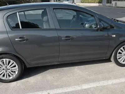 Używany Opel Corsa Edition 80 KM (58 kW) 2011 Hatchback