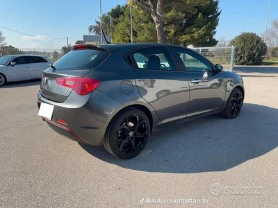 Usata Alfa Romeo Giulietta 120 CV (88 kW) 2016 Grigio Berlina