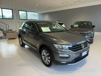 Usata VW T-Roc Style 116 CV (85 kW) 2020 Grigio SUV