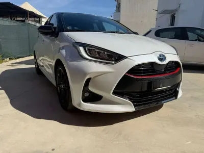 Usata Toyota Yaris Hybrid Style 92 CV (67 kW) 2022 Bianco Berlina