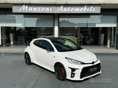 Begagnad Toyota Yaris 261 HK (191 kW) 2024 Vit Halvkombi