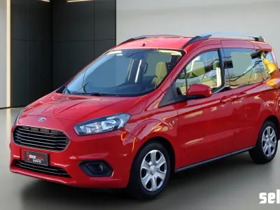 Usata Ford Tourneo Courier 75 CV (55 kW) 2019 Gr3a rosso shiraz metallizzato Monovolume