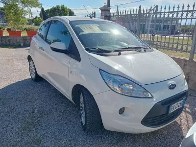 Usata Ford Ka Titanium 75 CV (55 kW) 2012 Bianco Utilitaria
