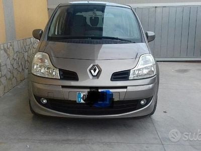 Usata Renault Modus 85 CV (62 kW) 2008 Grigio Monovolume