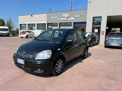 Usata Toyota Yaris Sol 65 CV (47 kW) 2005 Nero Berlina