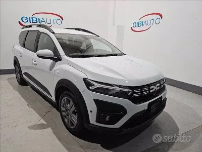 Usata Dacia Jogger Expression 101 CV (74 kW) 2023 Bianco Monovolume